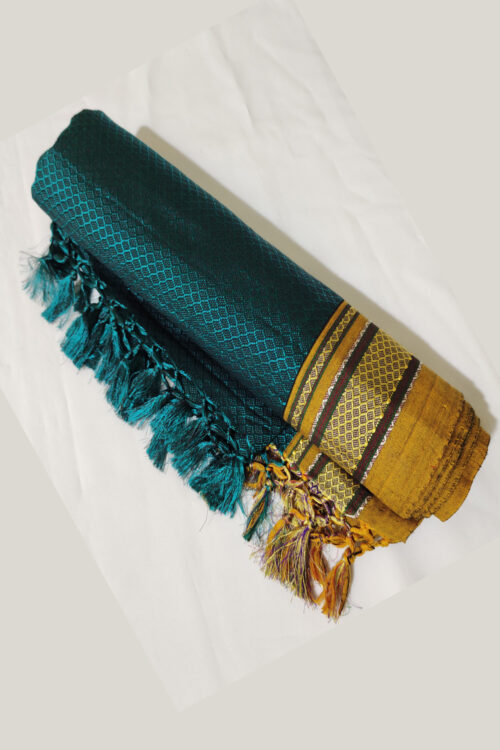 GULEDGUDDA KHANA COTTON DUPPATTA WITH TASSELS