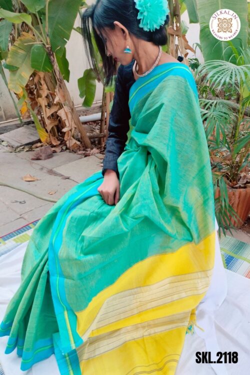 Patteda Anchu Plain Design with Plain Border