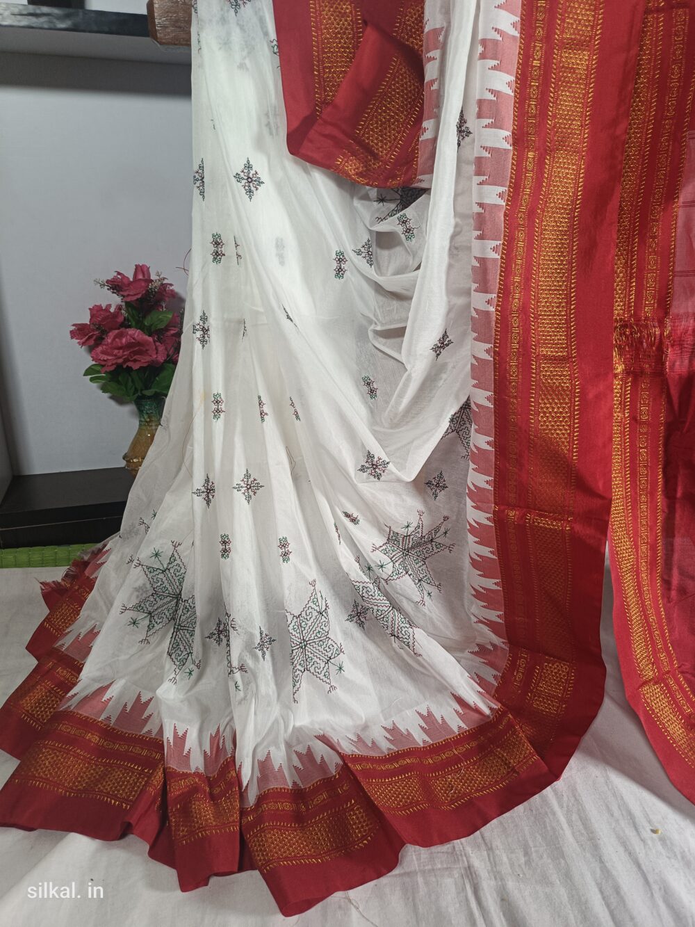 Ilkal Kasuti Tample Border Sarees