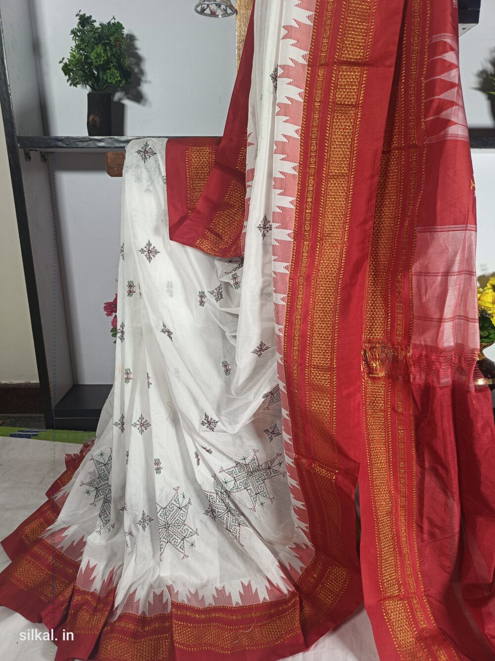 Ilkal Kasuti Tample Border Sarees